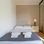 Apartment Tangerine By Hellovacations